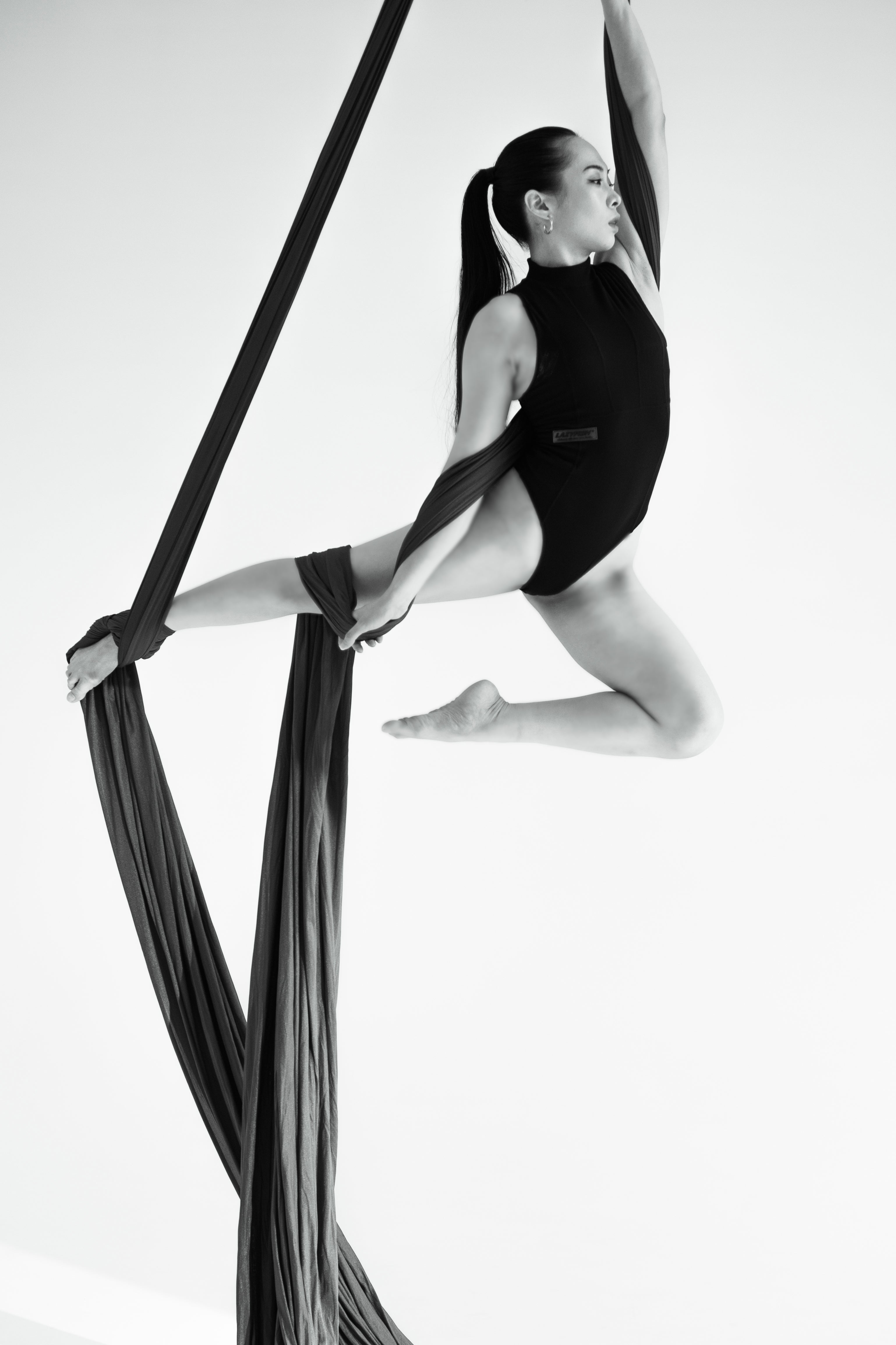Lignes de Soi swimsuit - Black|高磅羅紋連身泳衣 - 黑色