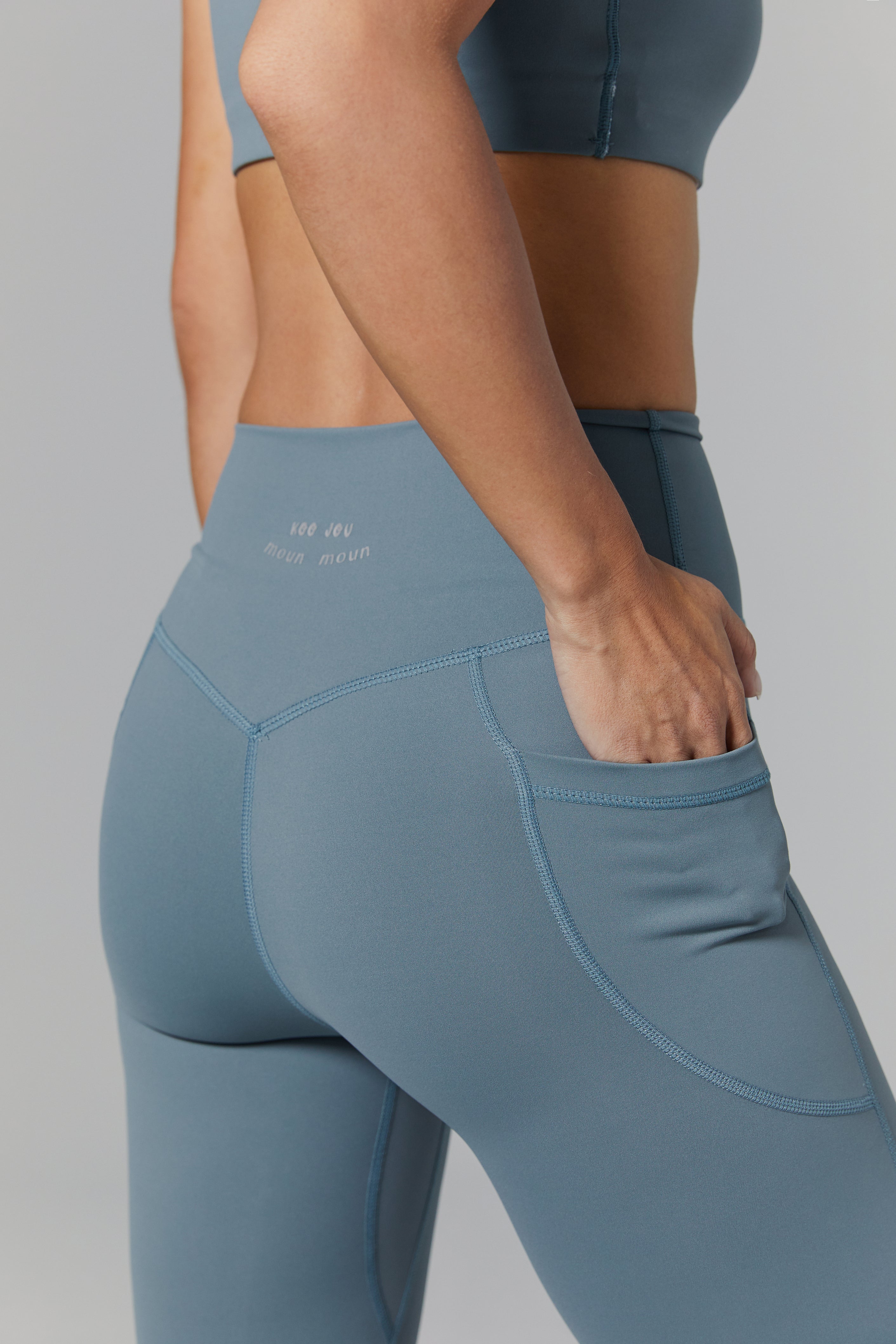 23" Pocket Utility Leggings - Gray Blue / 流線口袋運動九分長褲 - 灰藍色