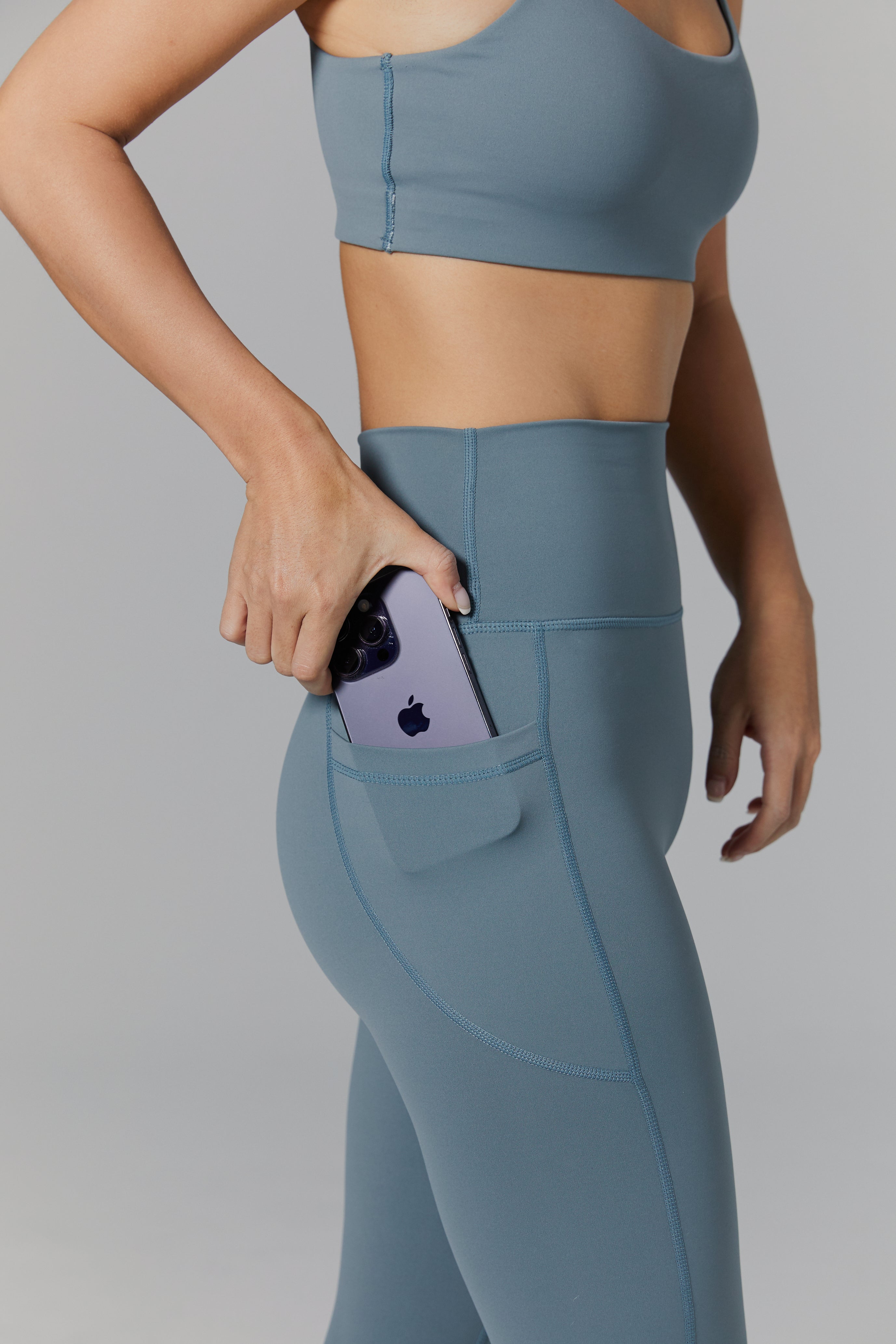 23" Pocket Utility Leggings - Gray Blue / 流線口袋運動九分長褲 - 灰藍色
