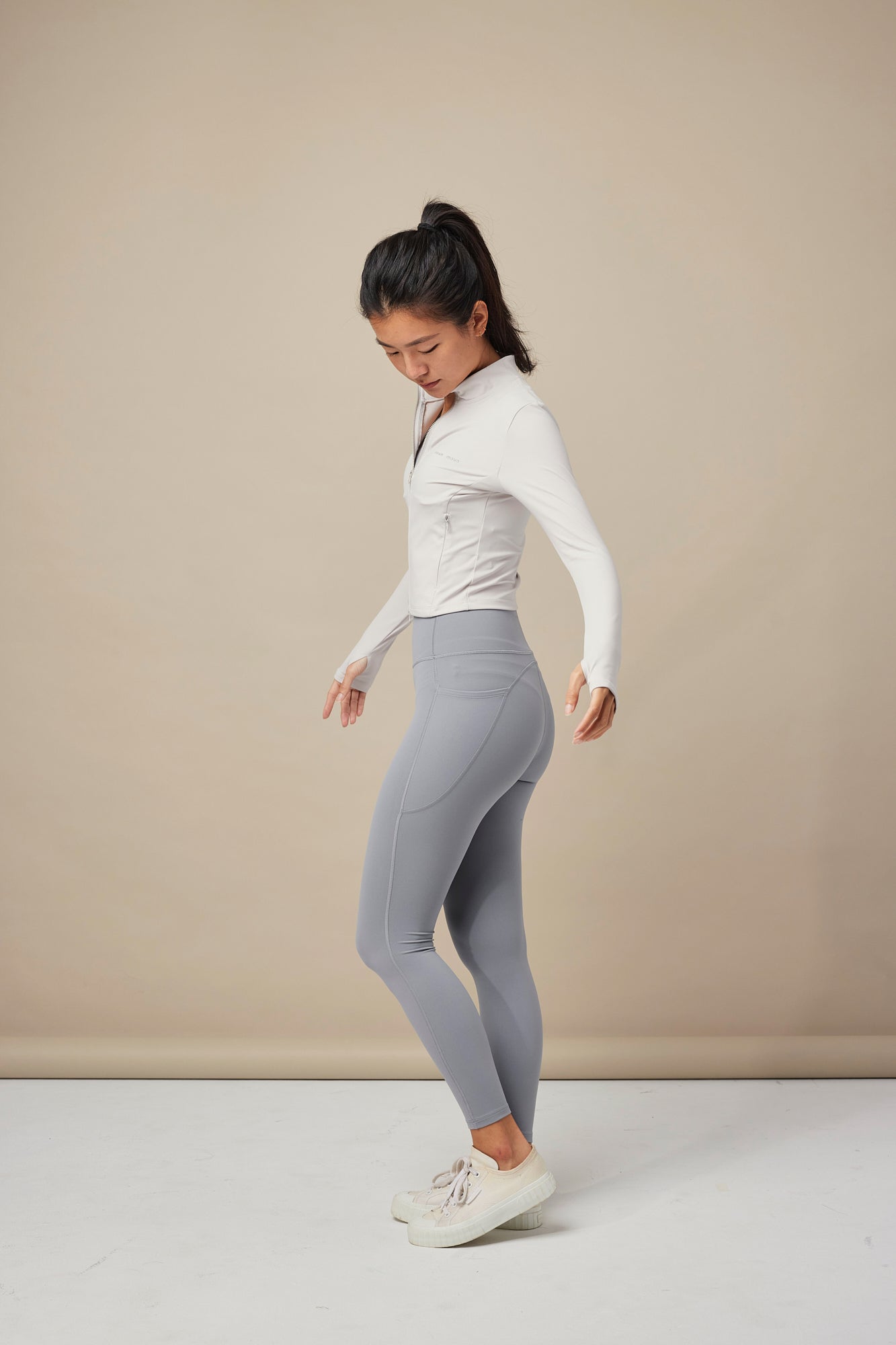 23" Pocket Utility Leggings - Gray /高腰流線口袋運動長褲 - 明灰色