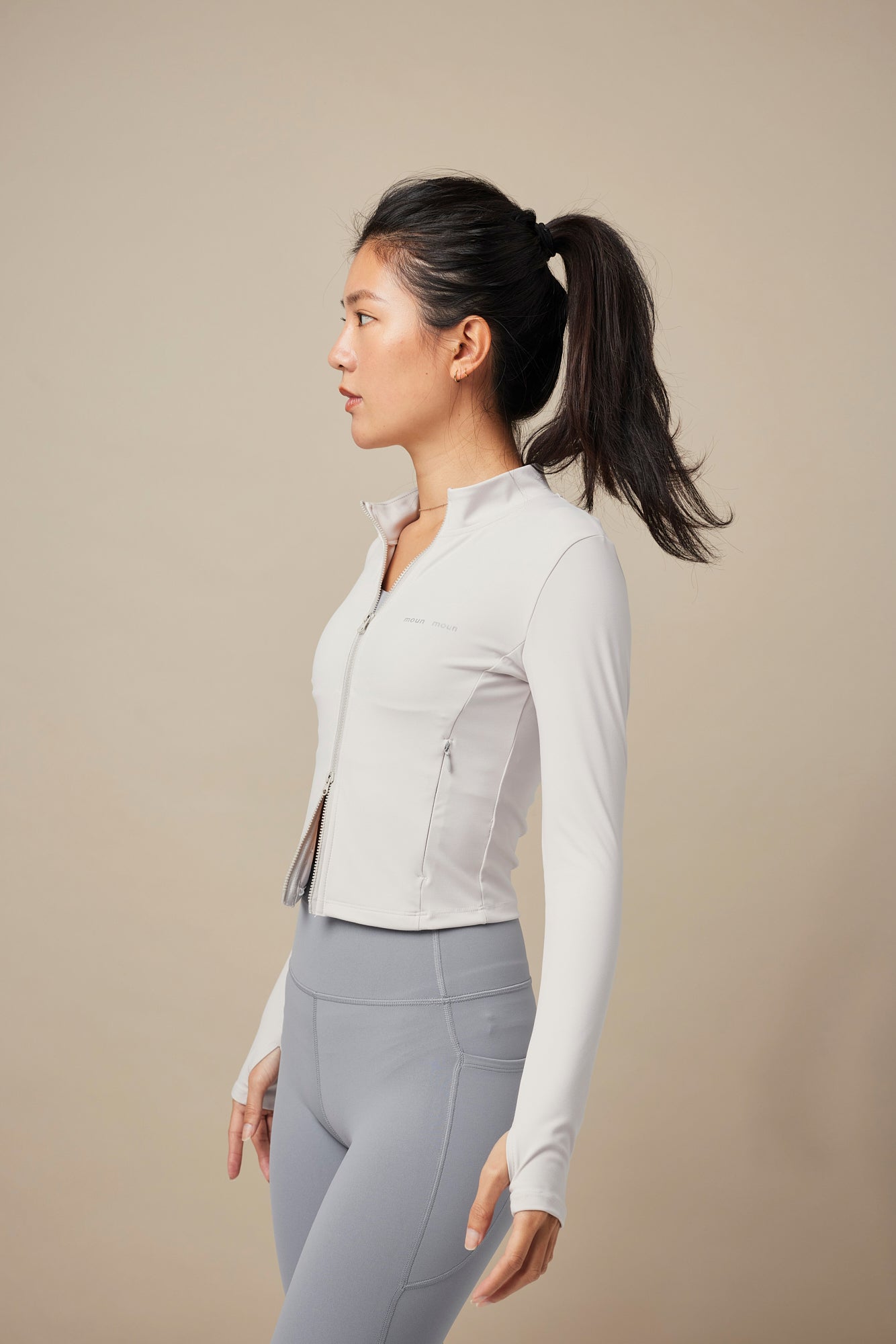 L/S Sport Jacket - Ivory White / 長袖短版雙開拉鍊運動外套 - 象牙白