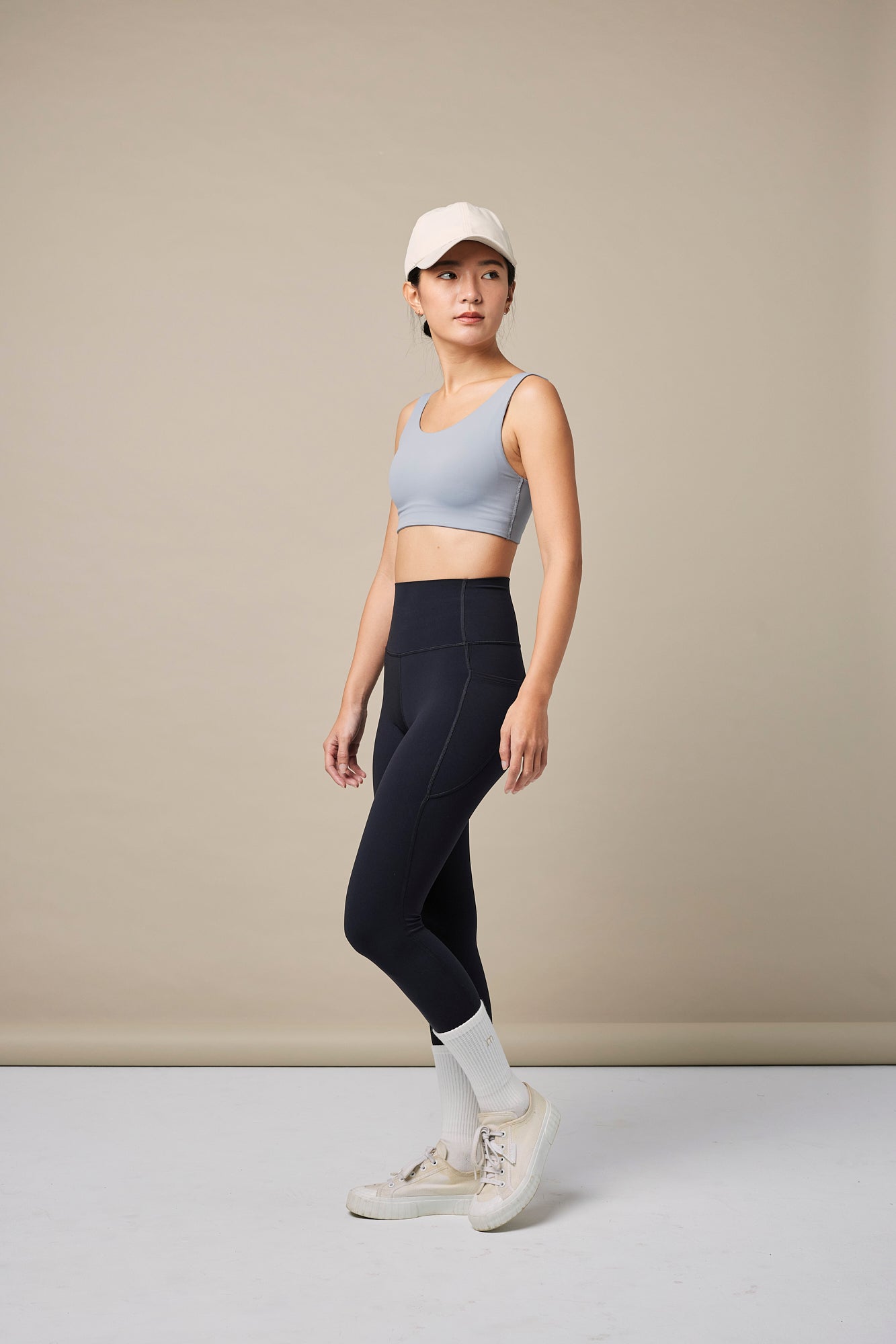 23" Pocket Utility Leggings - Black /高腰流線口袋運動長褲 - 石墨黑