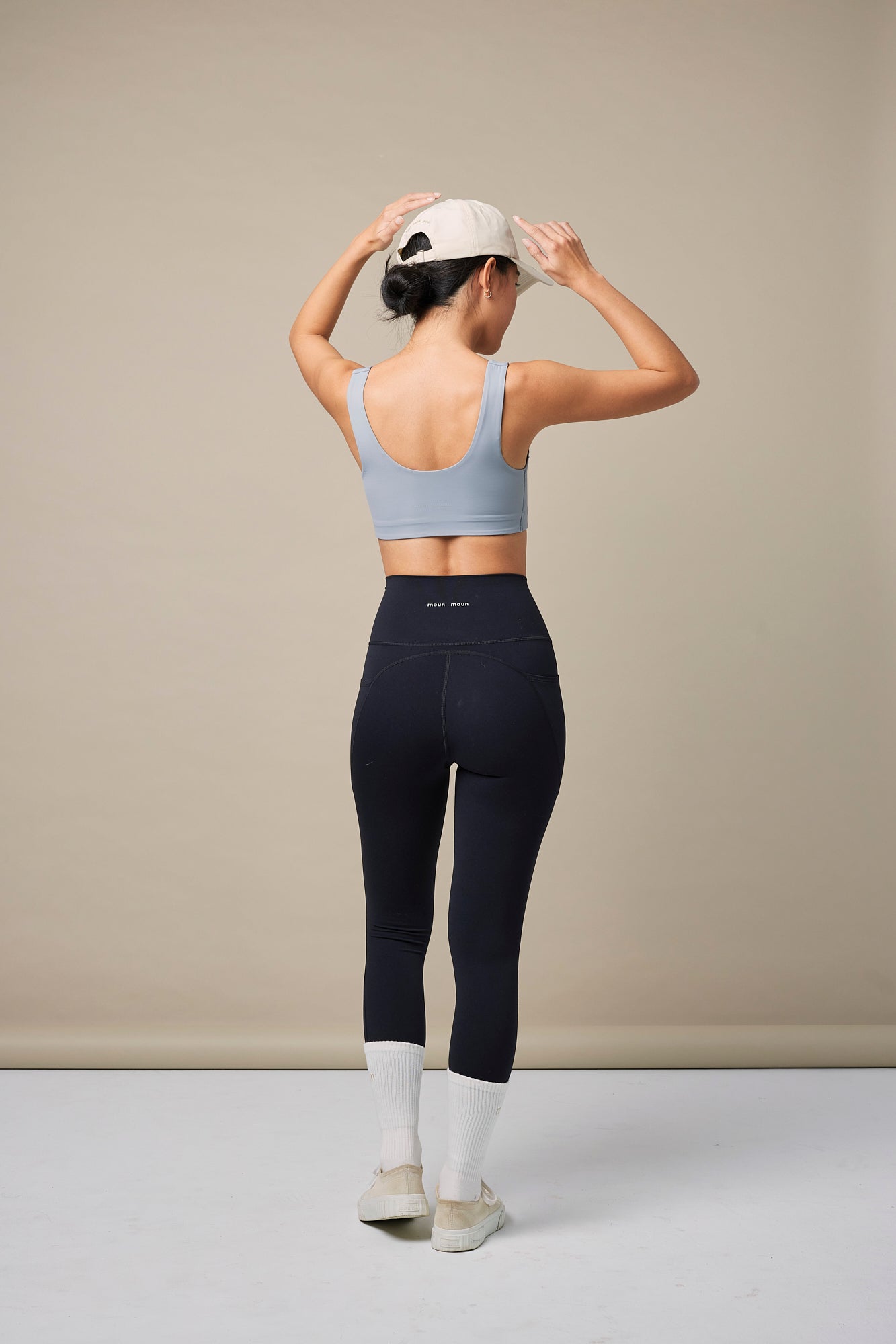 23" Pocket Utility Leggings - Black /高腰流線口袋運動長褲 - 石墨黑