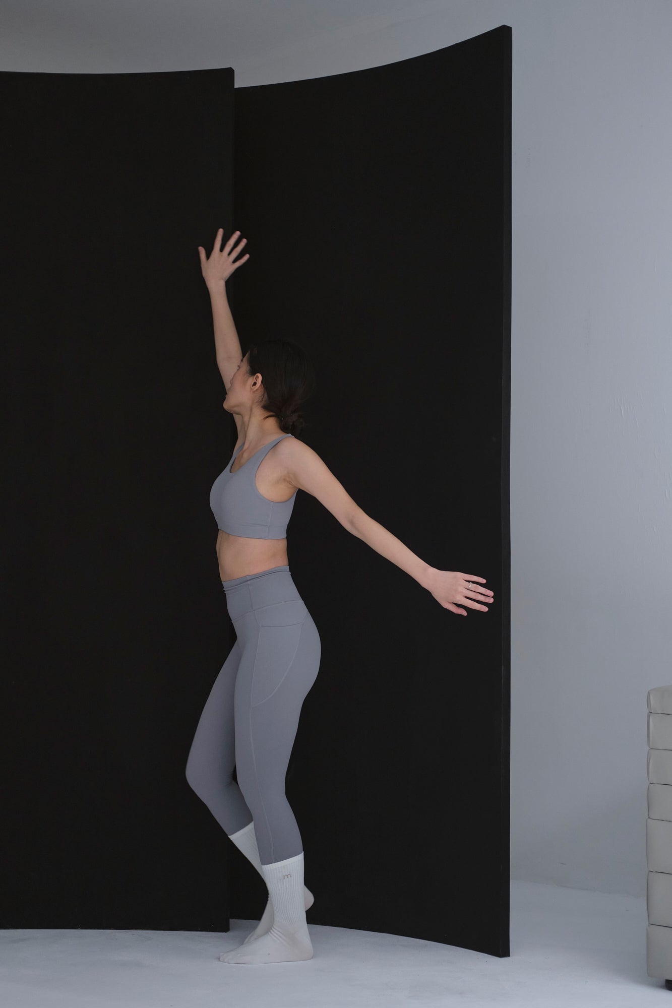 23" Pocket Utility Leggings - Gray /高腰流線口袋運動長褲 - 明灰色