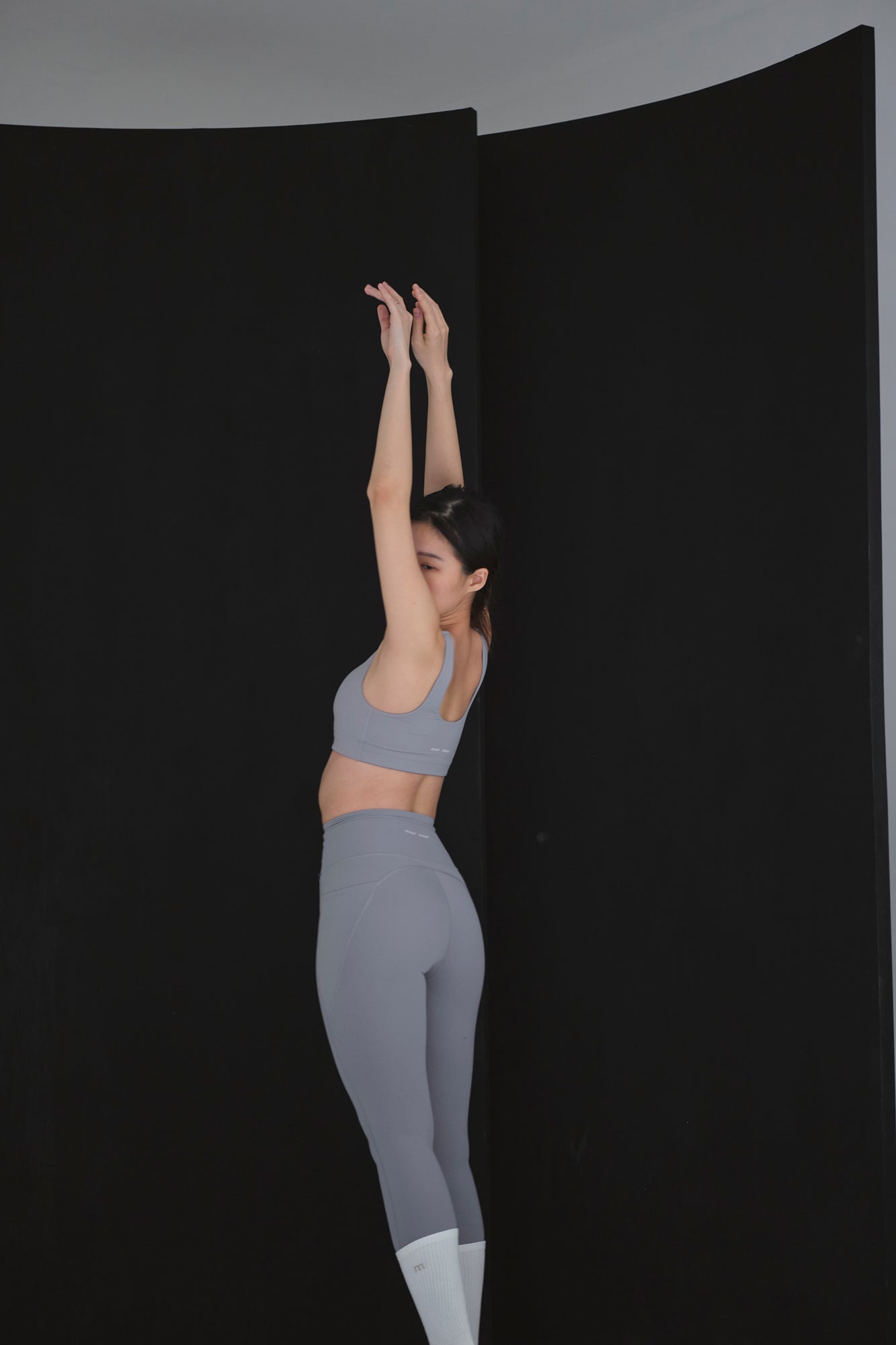 23" Pocket Utility Leggings - Gray /高腰流線口袋運動長褲 - 明灰色