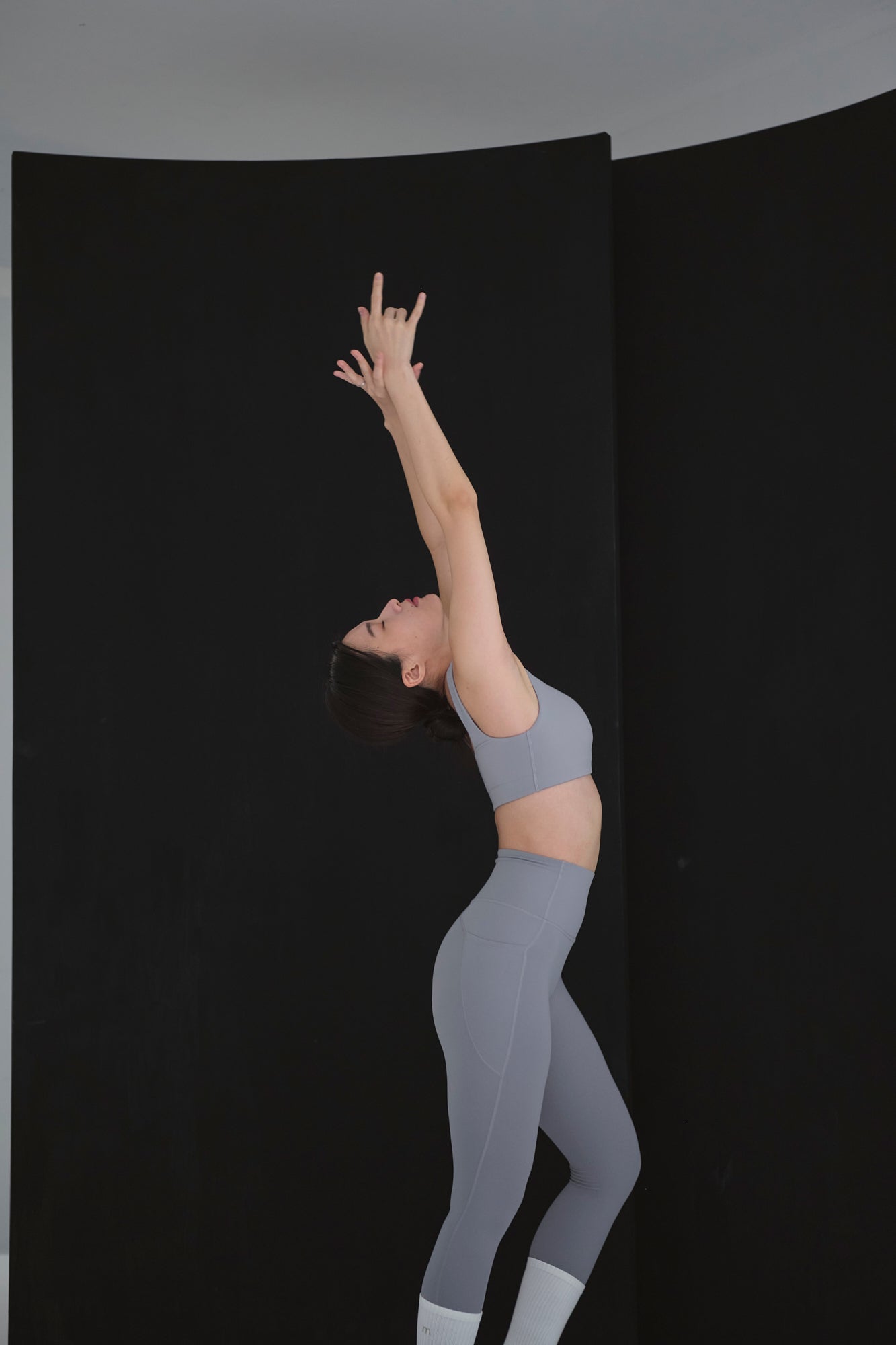 23" Pocket Utility Leggings - Gray /高腰流線口袋運動長褲 - 明灰色