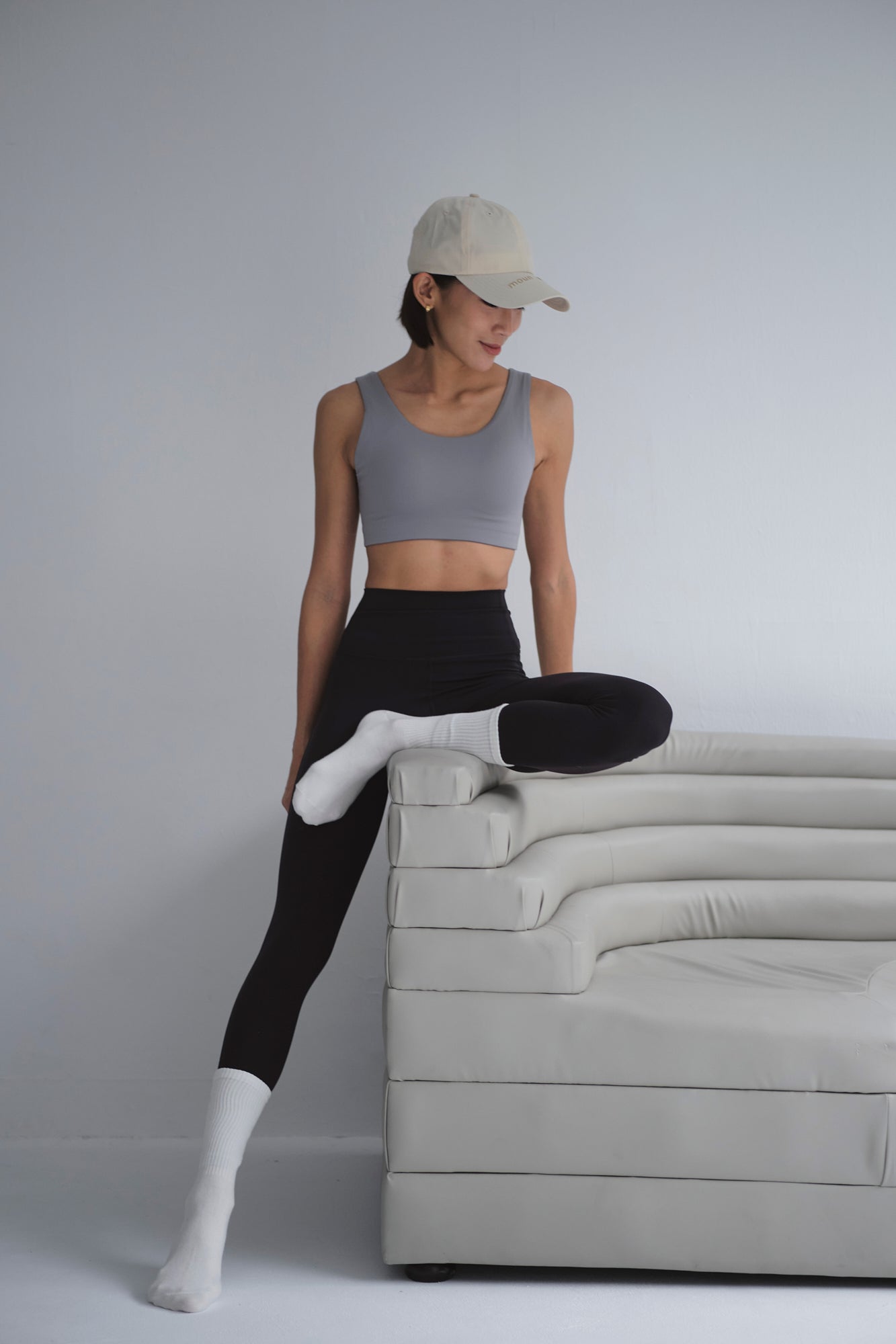 23" Pocket Utility Leggings - Black /高腰流線口袋運動長褲 - 石墨黑