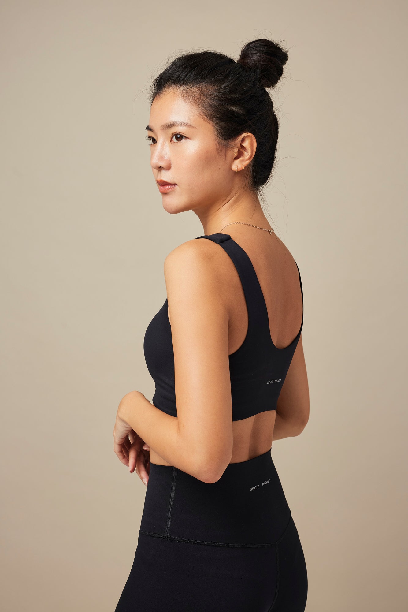 Flow U Sport Bra Top - Black / 雙U領運動上衣 - Black
