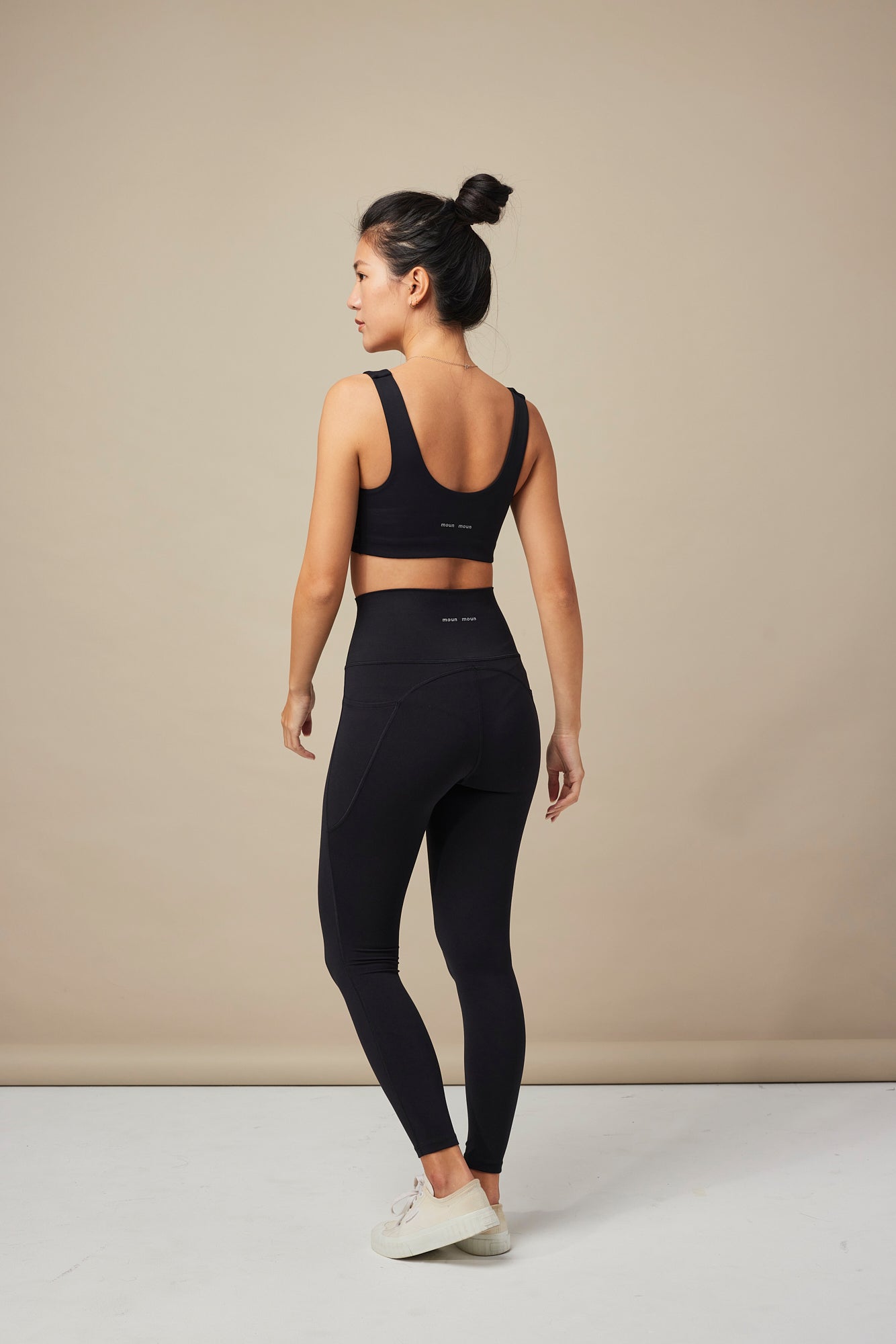 23" Pocket Utility Leggings - Black /高腰流線口袋運動長褲 - 石墨黑