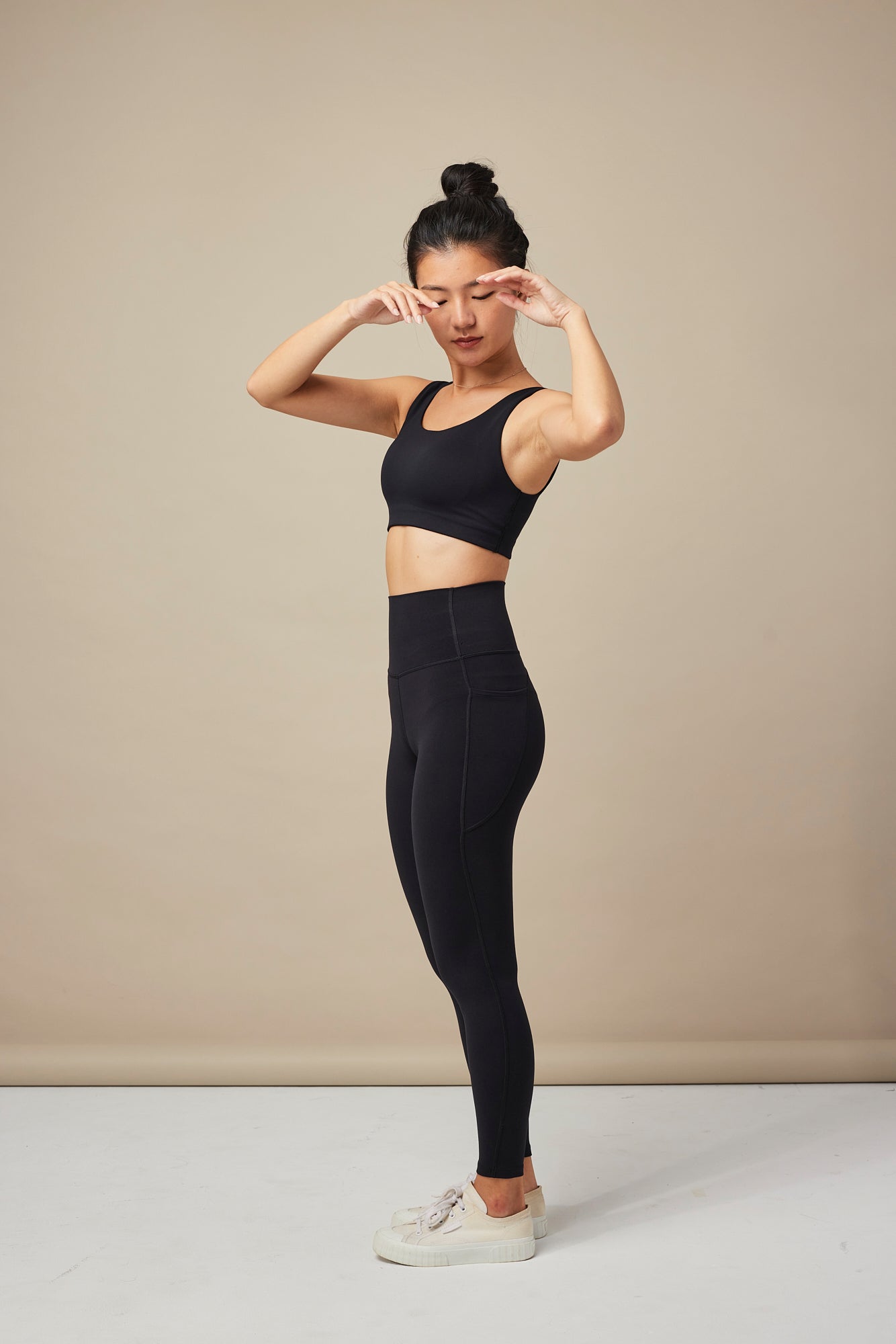 23" Pocket Utility Leggings - Black /高腰流線口袋運動長褲 - 石墨黑