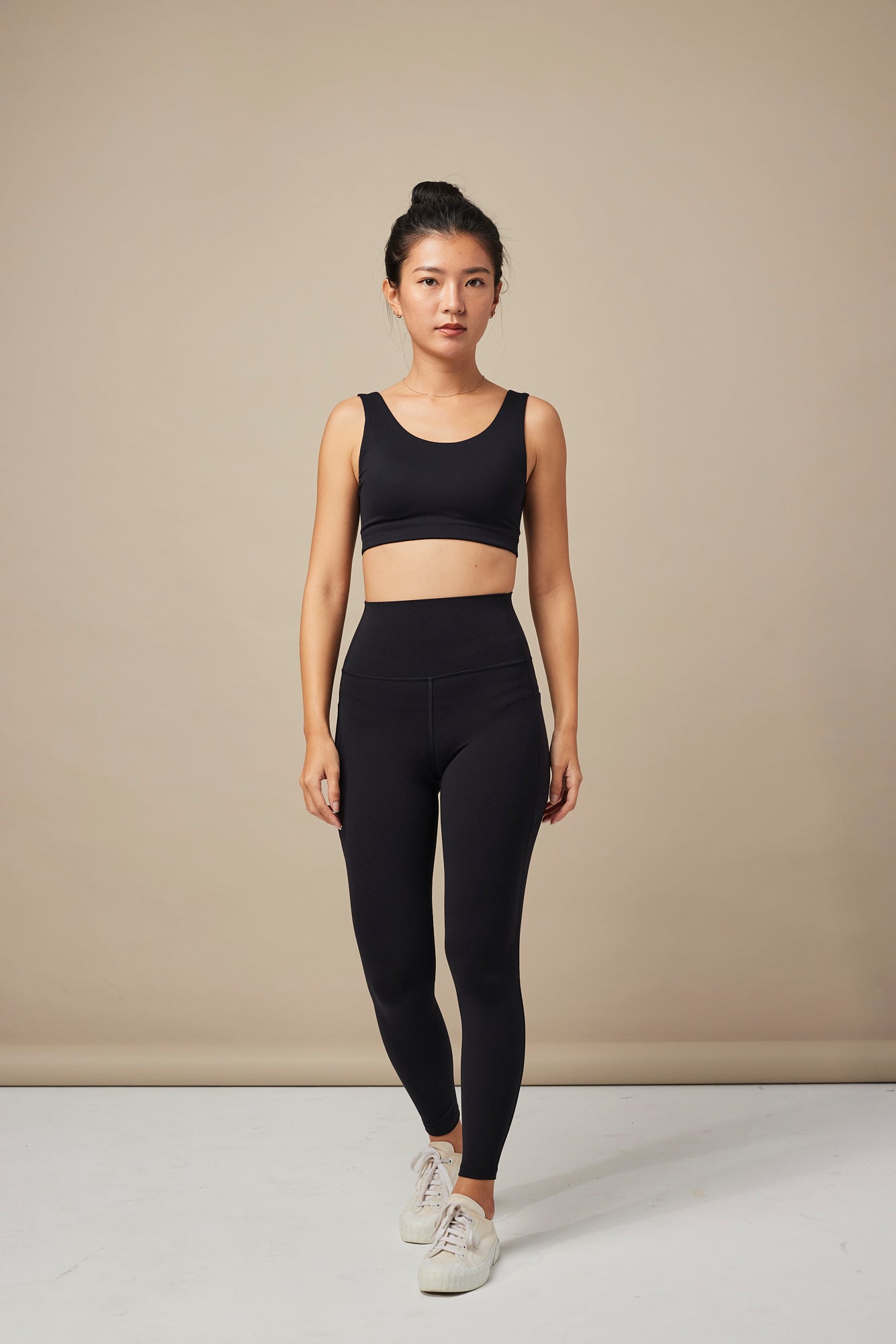 23" Pocket Utility Leggings - Black /高腰流線口袋運動長褲 - 石墨黑