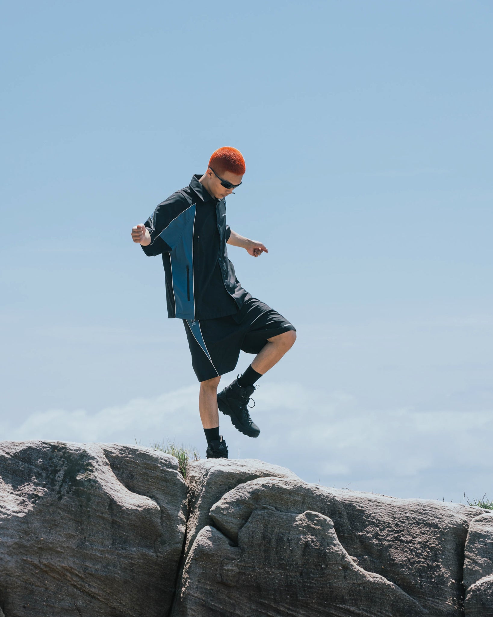 BLOCKING REFLECTIVE SHORTS|全新拼色海灘褲