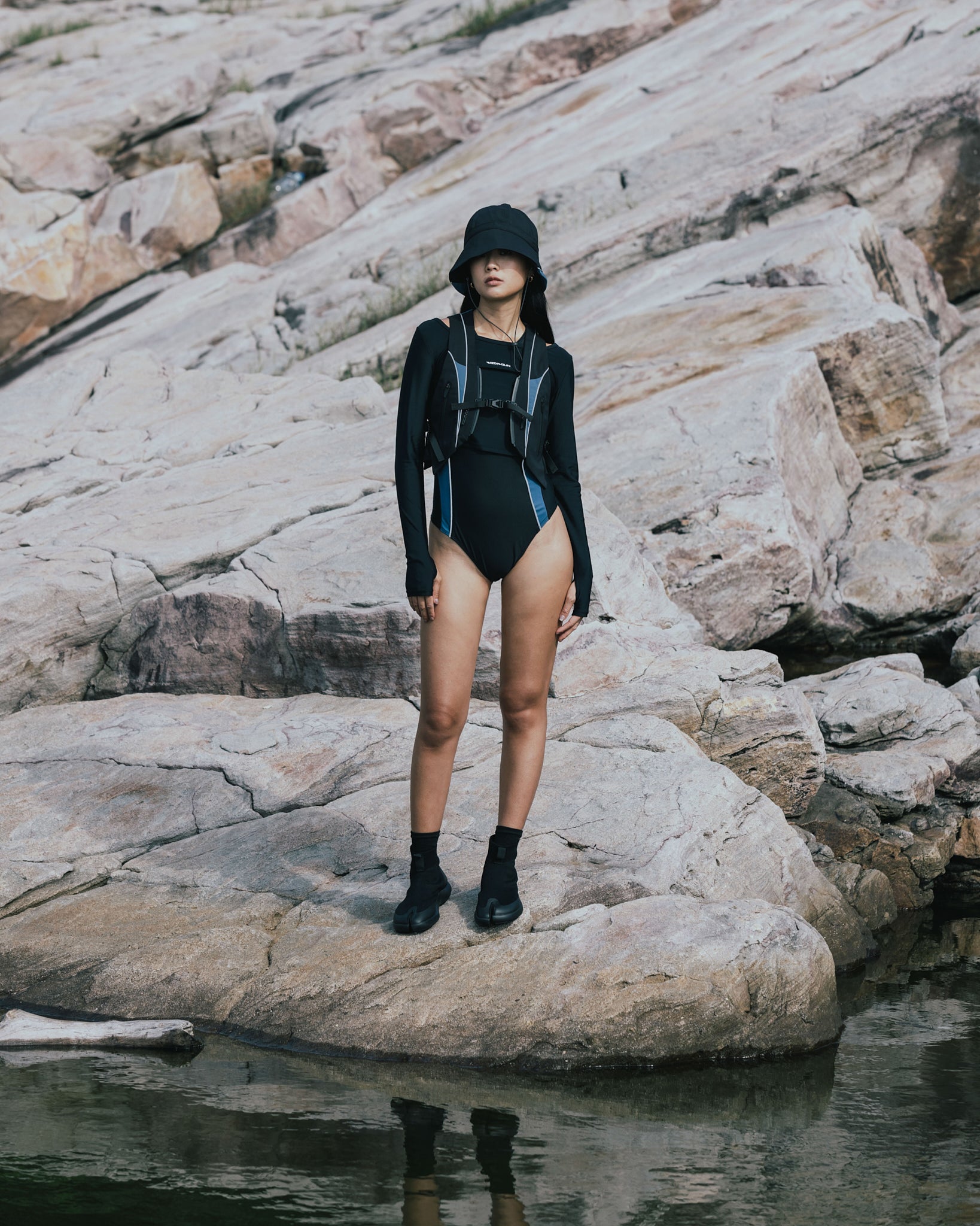GinJo / ROUND-NECK HALTER SWIMSUIT|削肩小圓領連身 - 品牌聯名款
