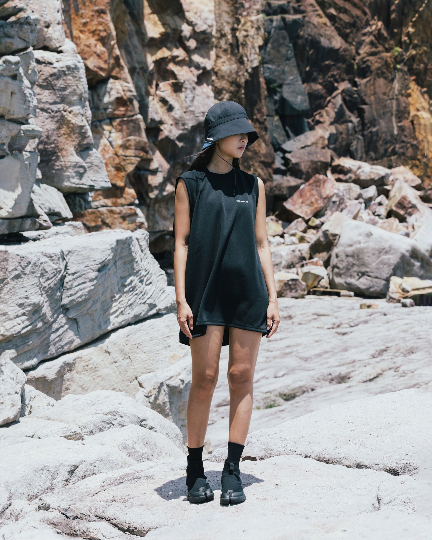 SHINCOOL® COVER STITCH VEST|克蘭袖型背心 Black