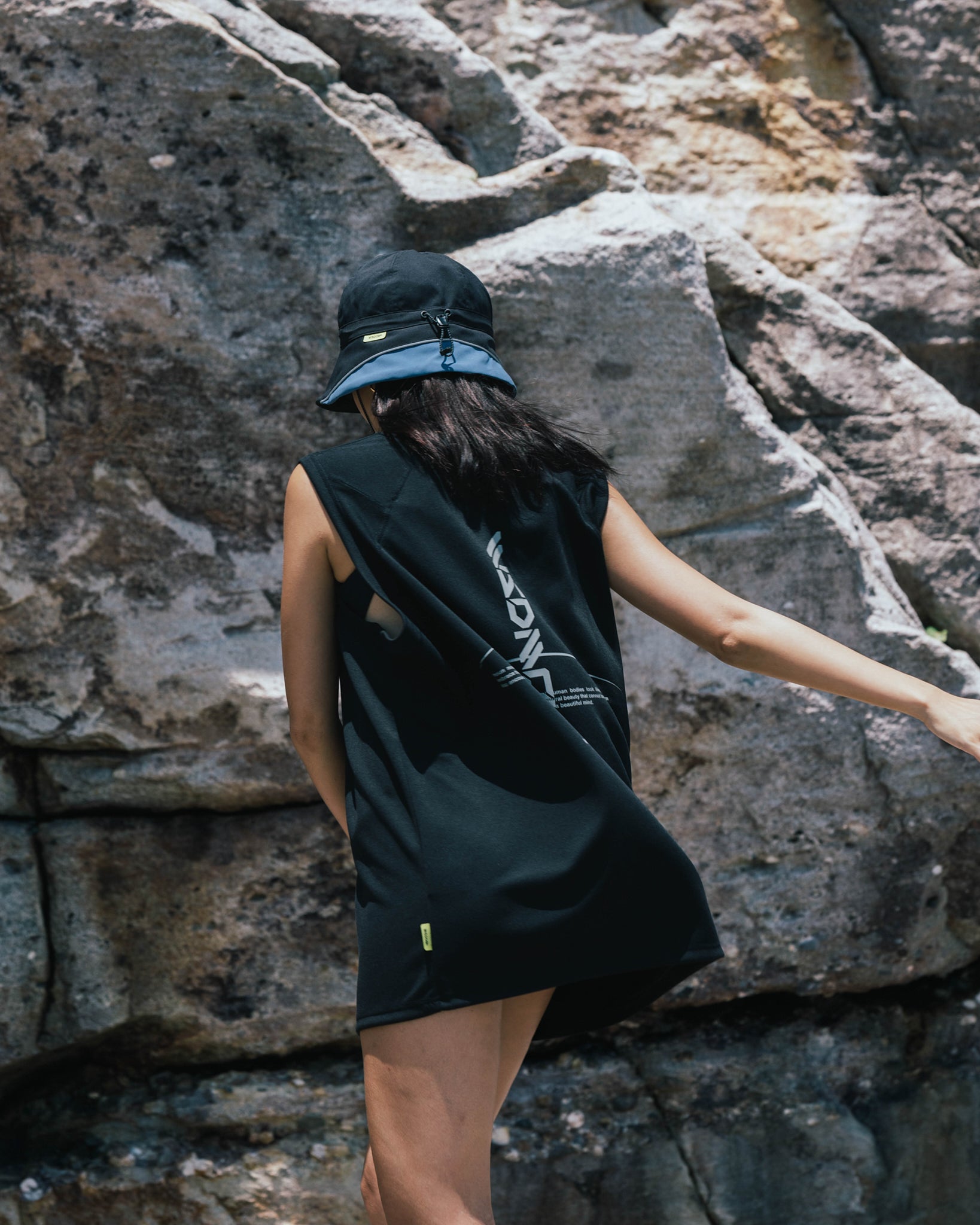 SHINCOOL® COVER STITCH VEST|克蘭袖型背心 Black