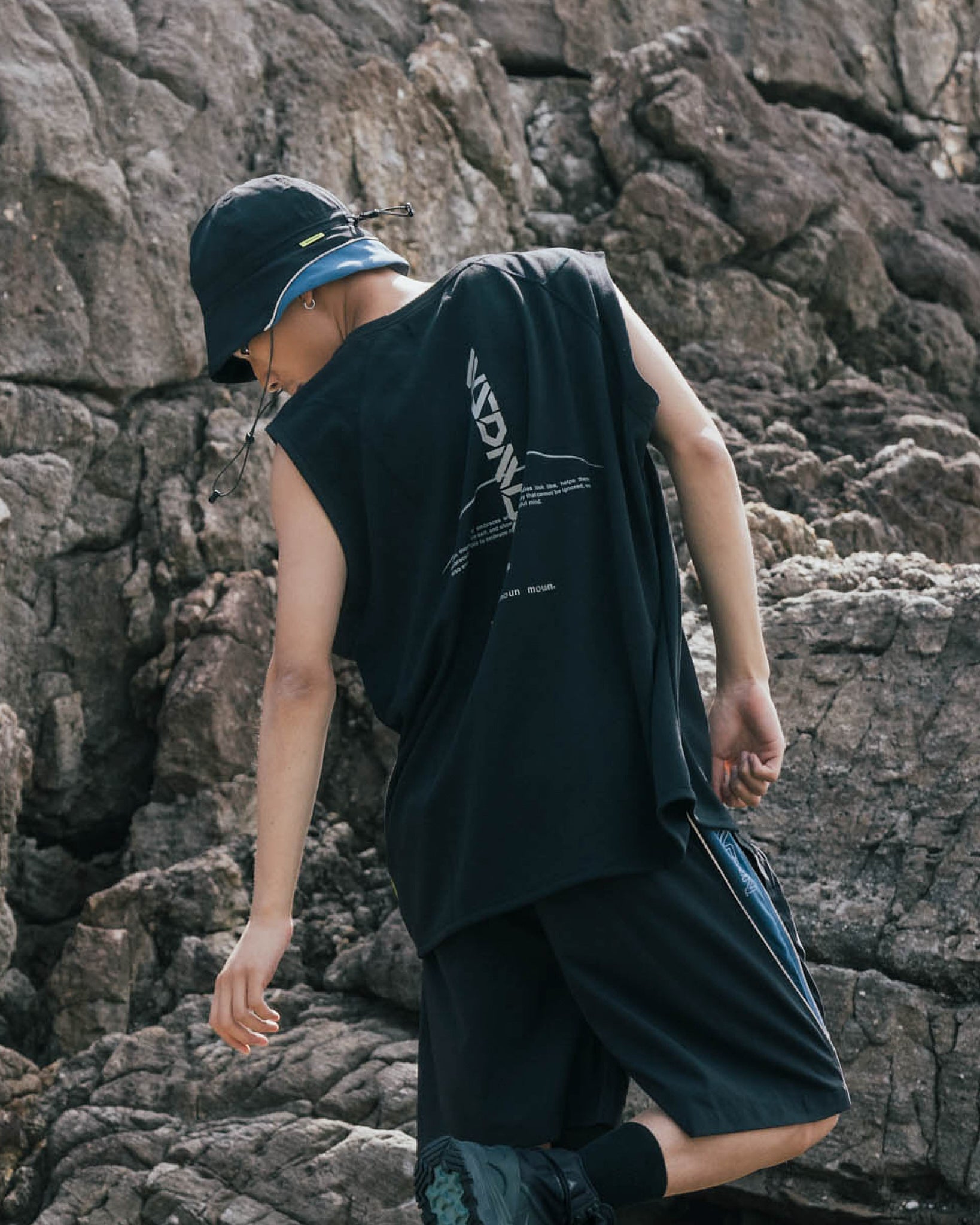 SHINCOOL® COVER STITCH VEST|克蘭袖型背心 Black