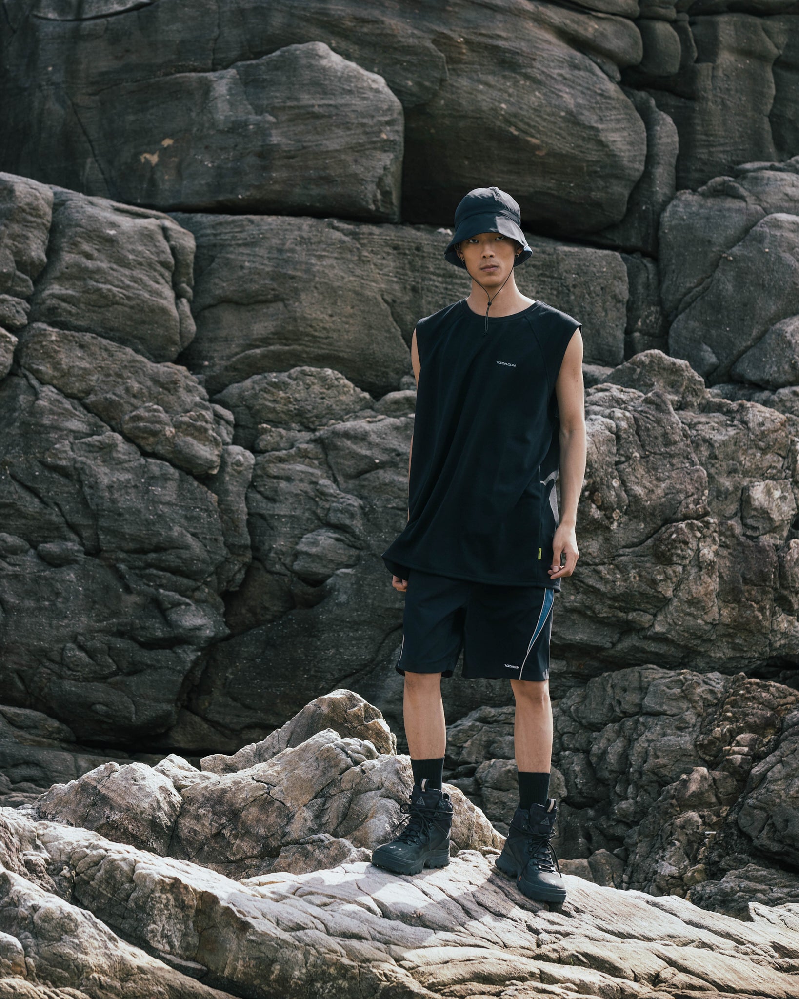 SHINCOOL® COVER STITCH VEST|克蘭袖型背心 Black