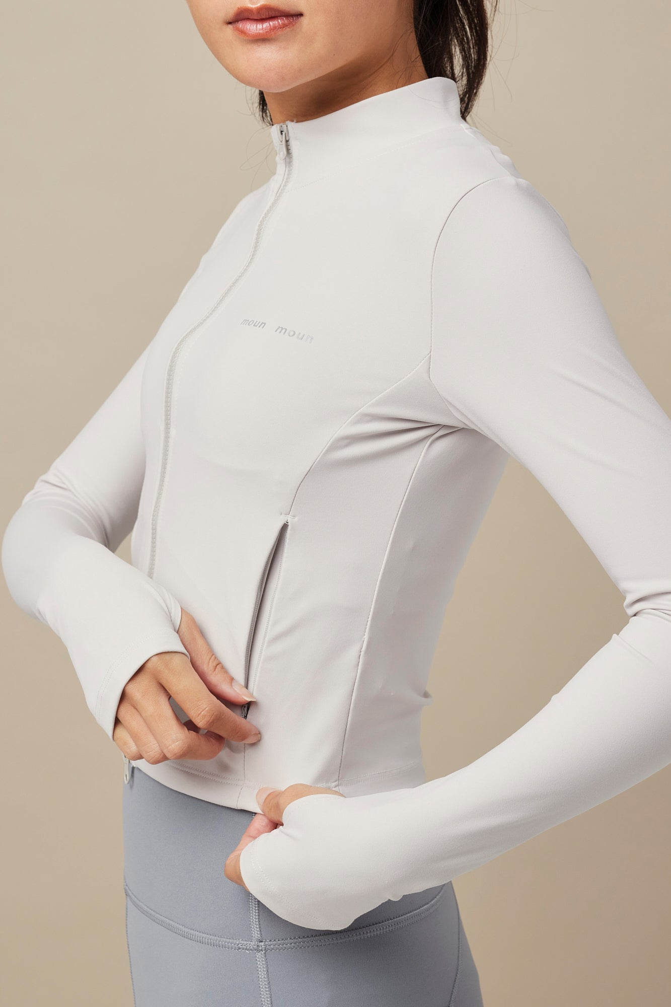 L/S Sport Jacket - Ivory White / 長袖短版雙開拉鍊運動外套 - 象牙白